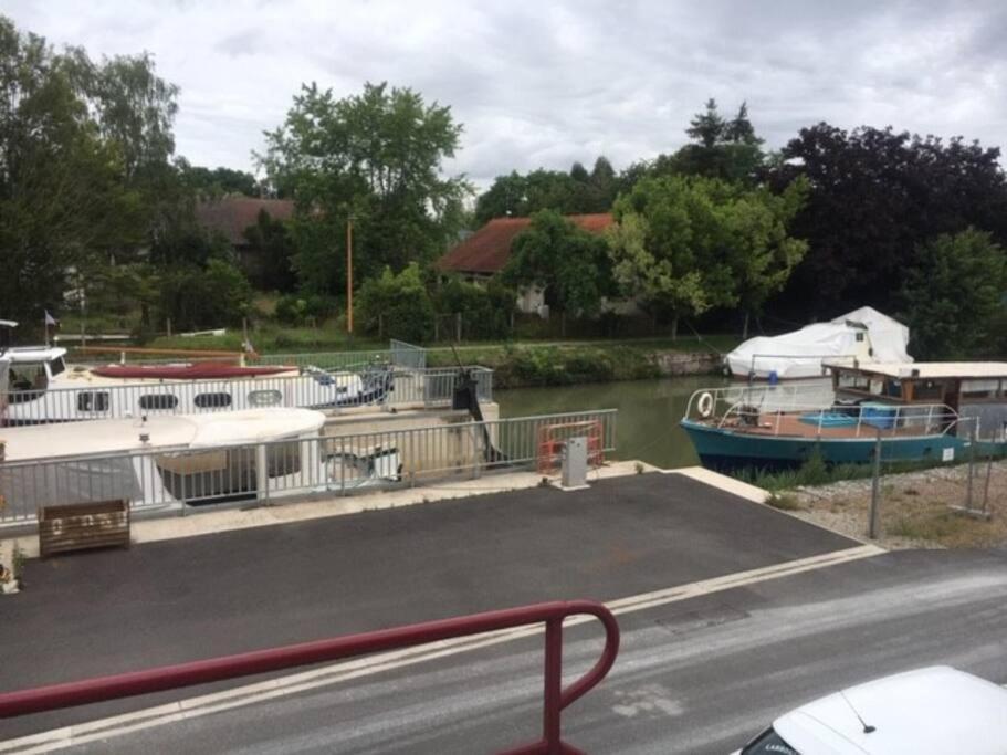 Le Depot Appartement Du Canal 80M2 A Champvert Buitenkant foto