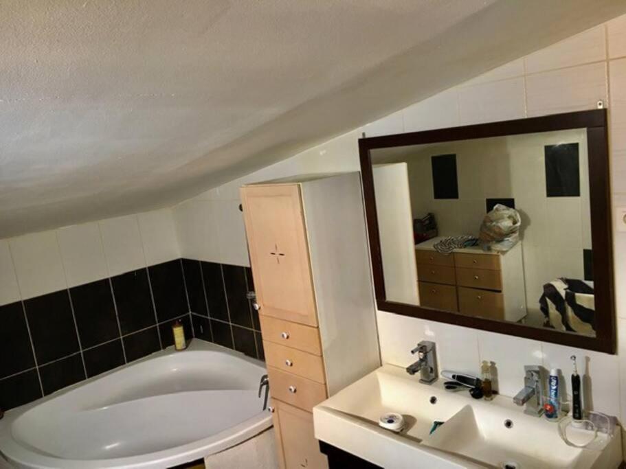 Le Depot Appartement Du Canal 80M2 A Champvert Buitenkant foto